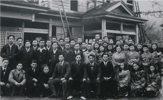 昔の白川郷の住民の集合写真