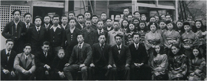 昔の白川郷の住民の集合写真